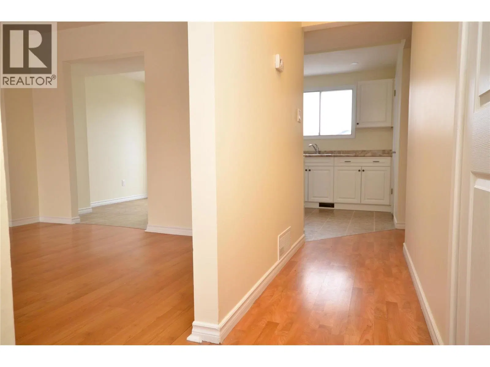 Photo 5 of 50 at 4501B 15 Avenue