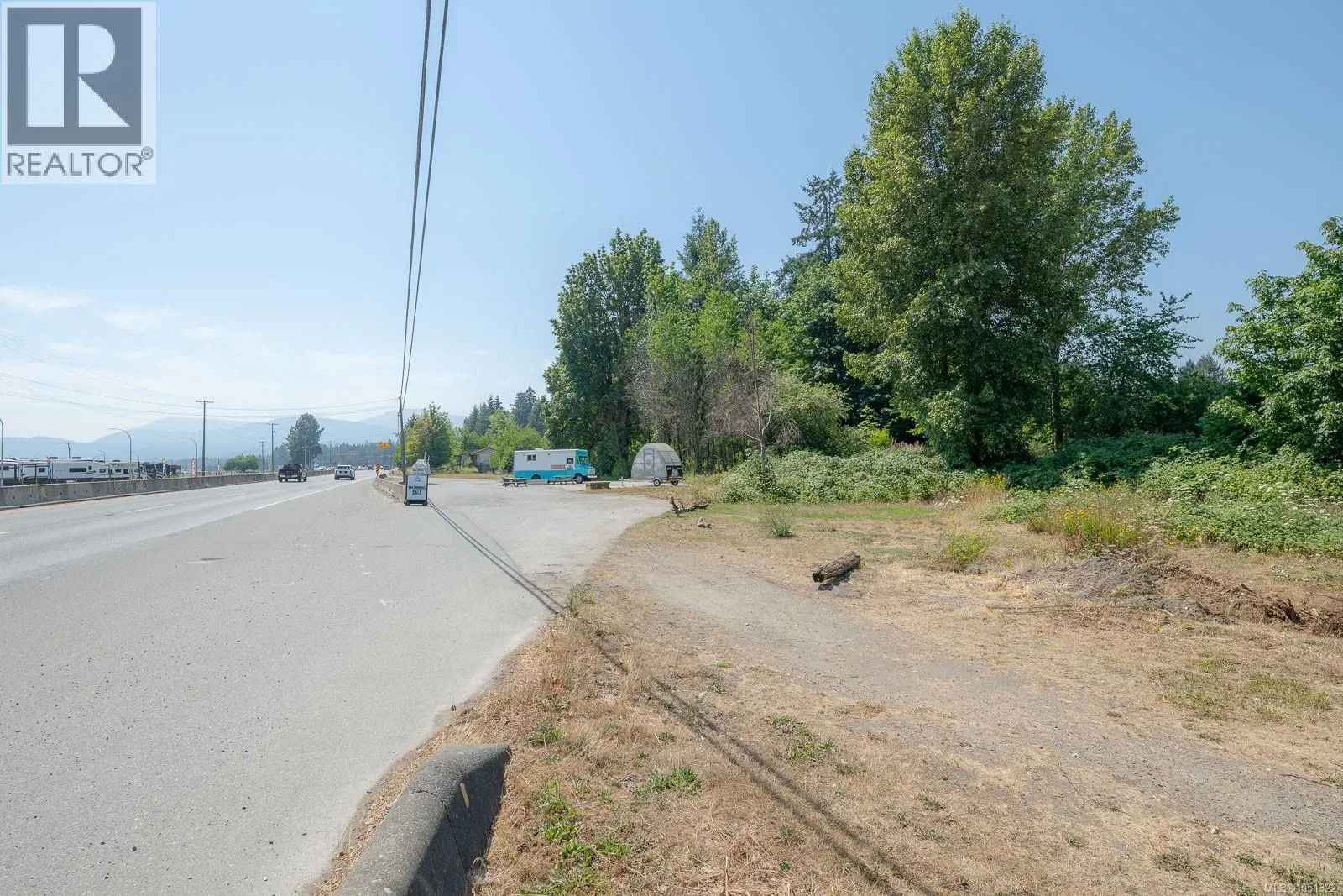 Photo 5 of 33 at 3251 Trans Canada Highway