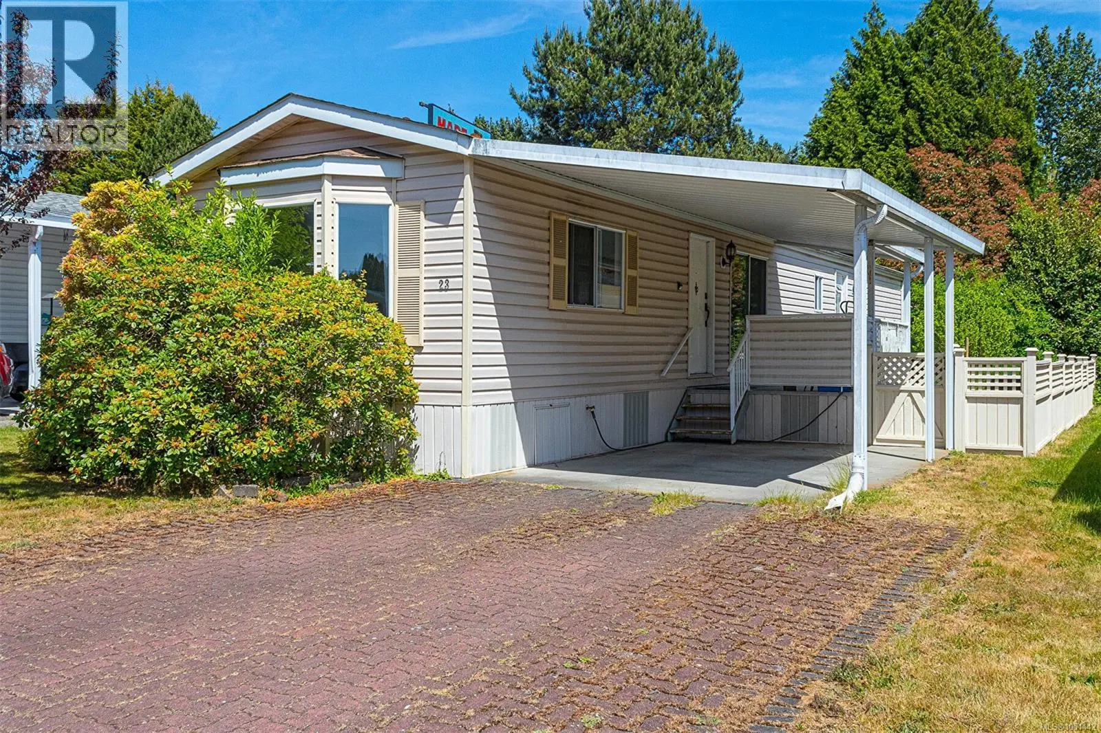 #23 – 7583 Central Saanich Road