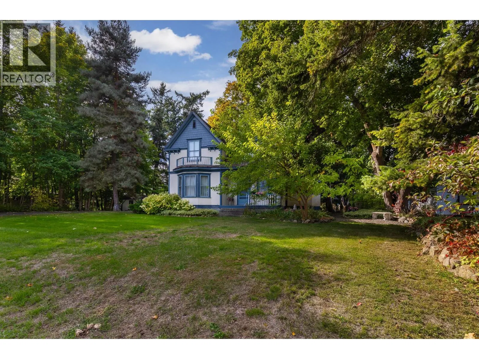 Photo 4 of 95 at 3025 Patterson Street