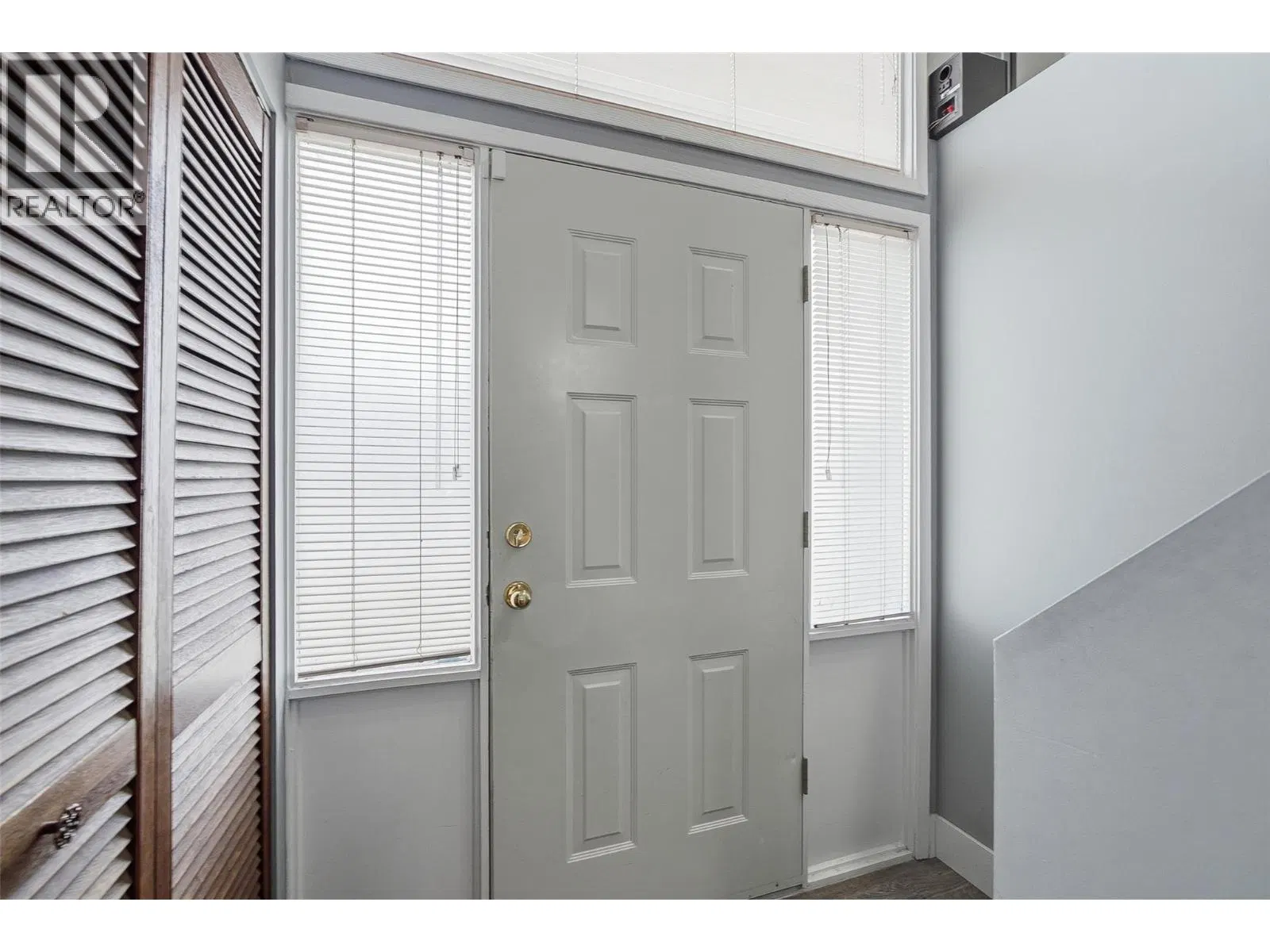 Photo 5 of 53 at 1801 HAMILTON Avenue