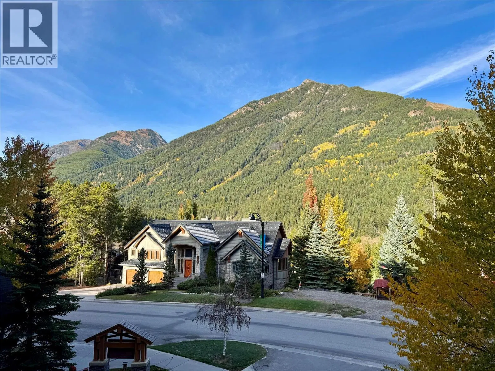 Photo 4 of 18 at #106 – 2064 Summit Drive