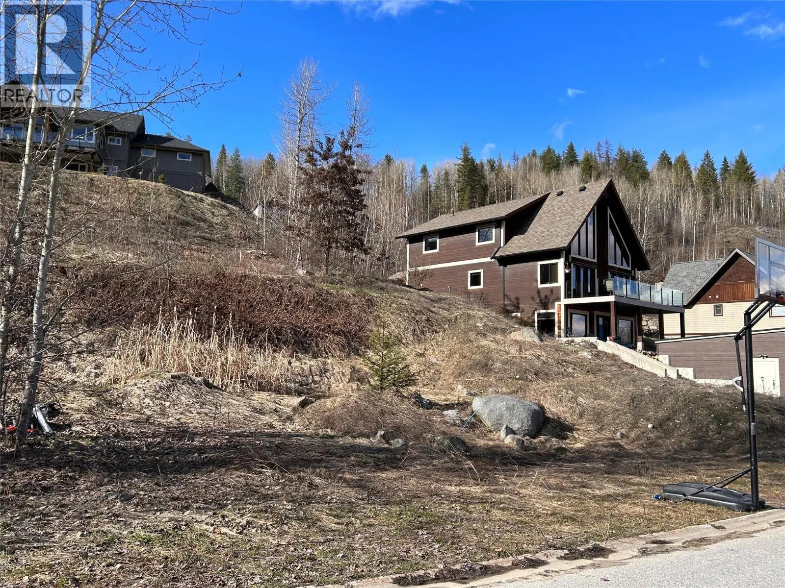 806 WHITE TAIL Drive