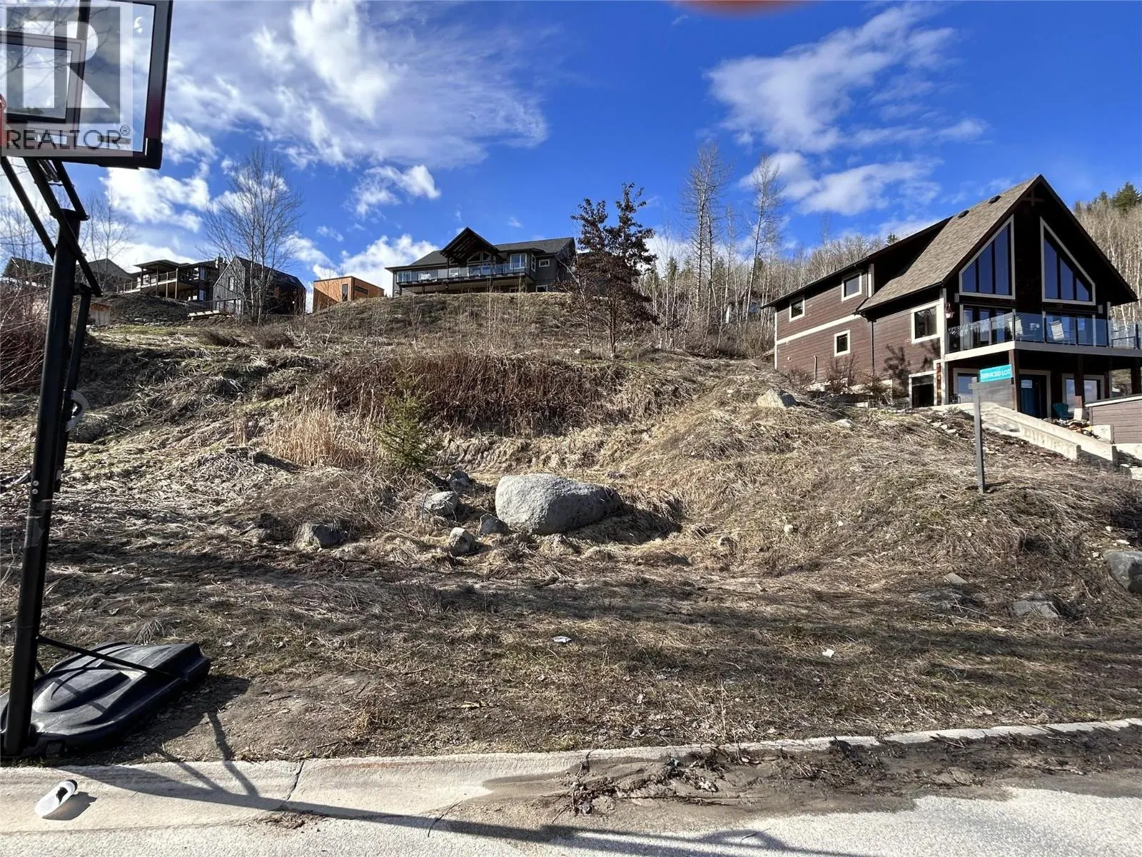 Photo 5 of 18 at 806 WHITE TAIL Drive