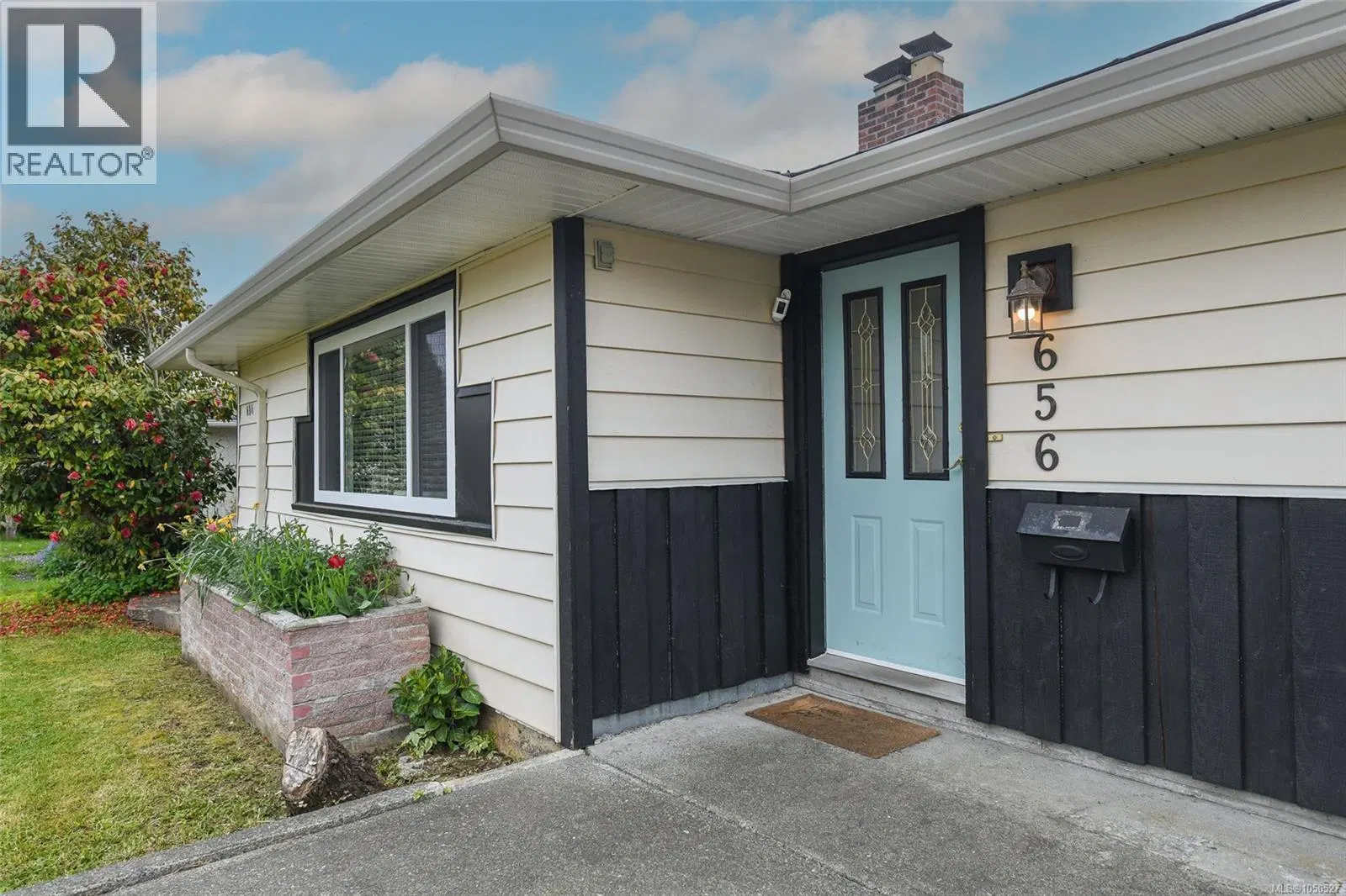 Photo 3 of 33 at 656 14th Street