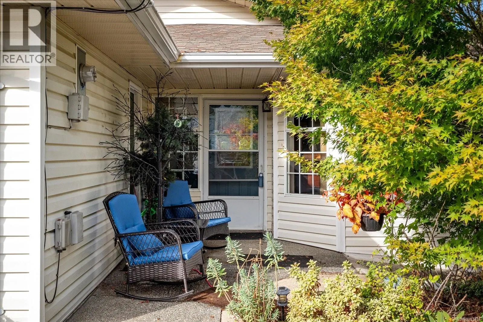 555 Hooper Place