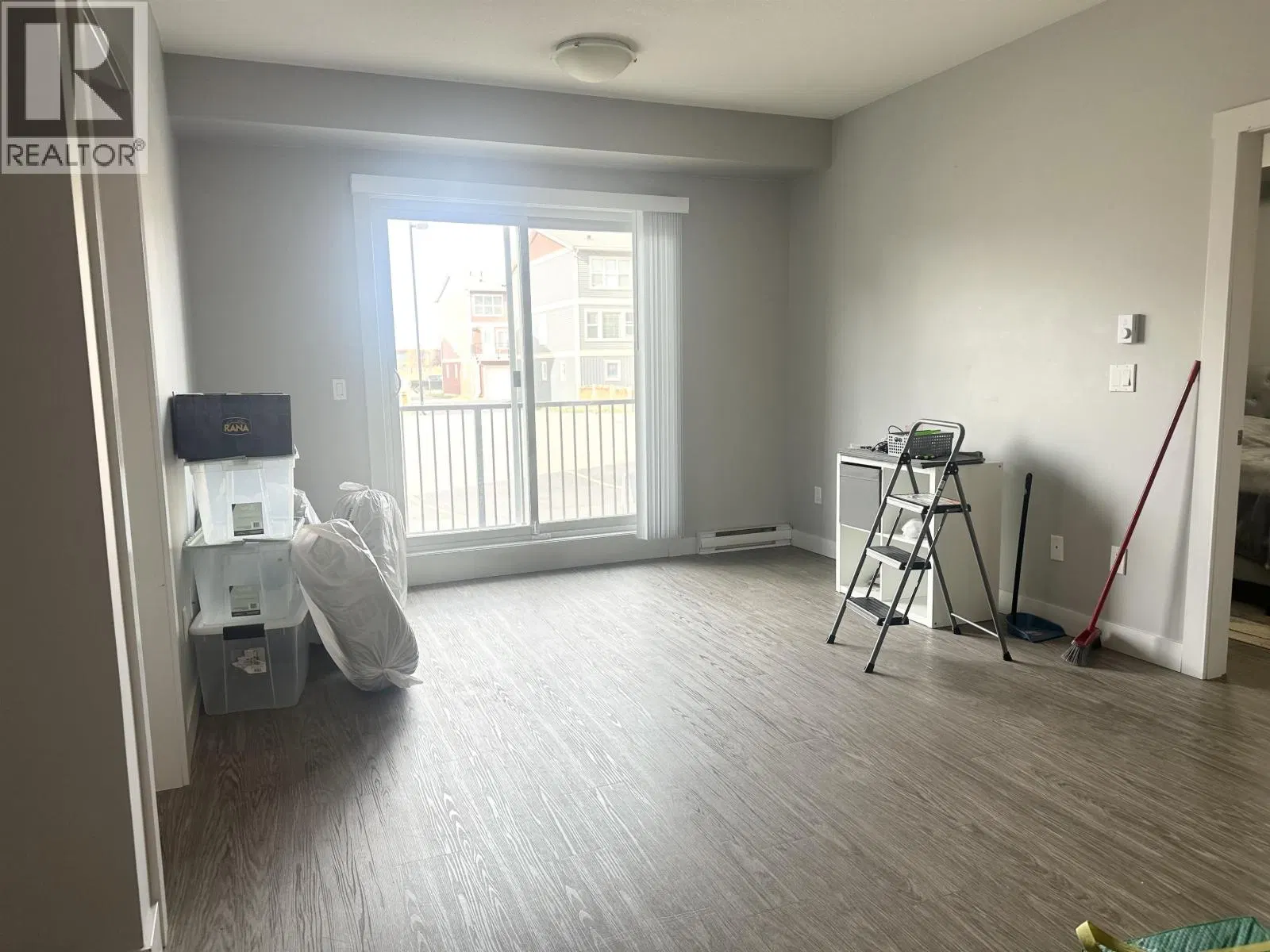 Photo 5 of 11 at #102 – 10307 112 Street