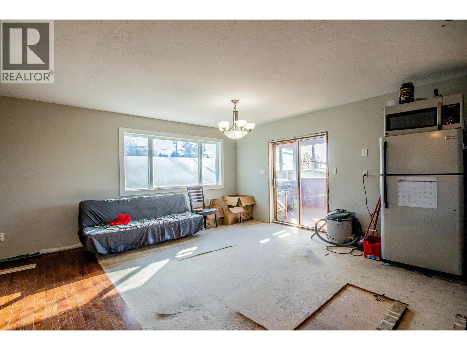 Photo 4 of 23 at 705 99 Avenue