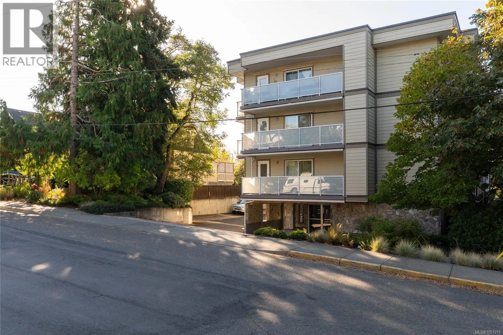 Photo 2 of 28 at #203 – 3230 Glasgow Avenue