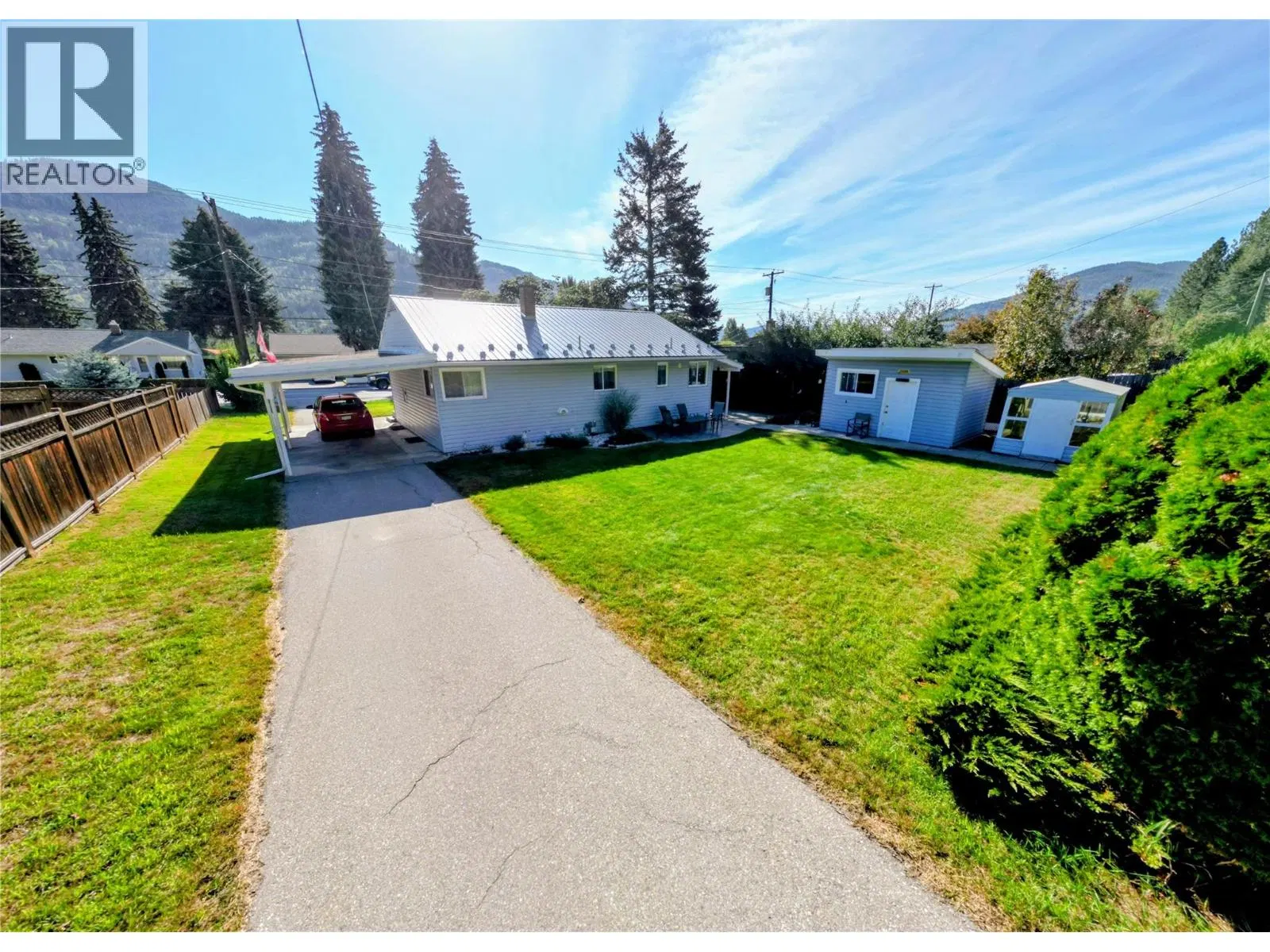 Photo 4 of 32 at 460 10th Avenue