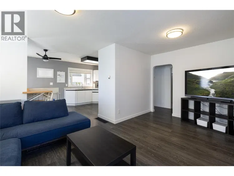 Photo 5 of 53 at 3512 27 Avenue