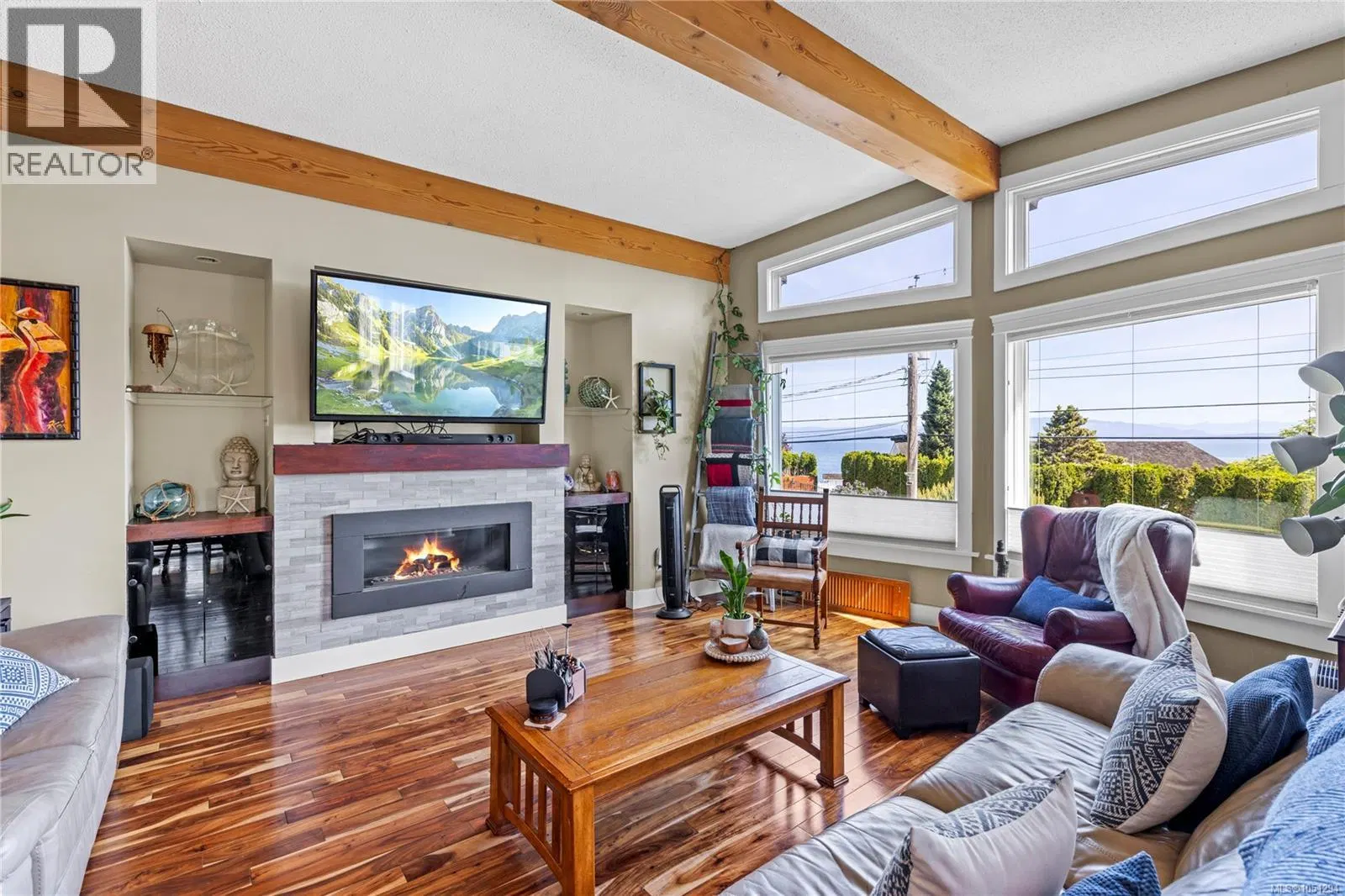 Photo 3 of 96 at 885 Glenhale Crescent