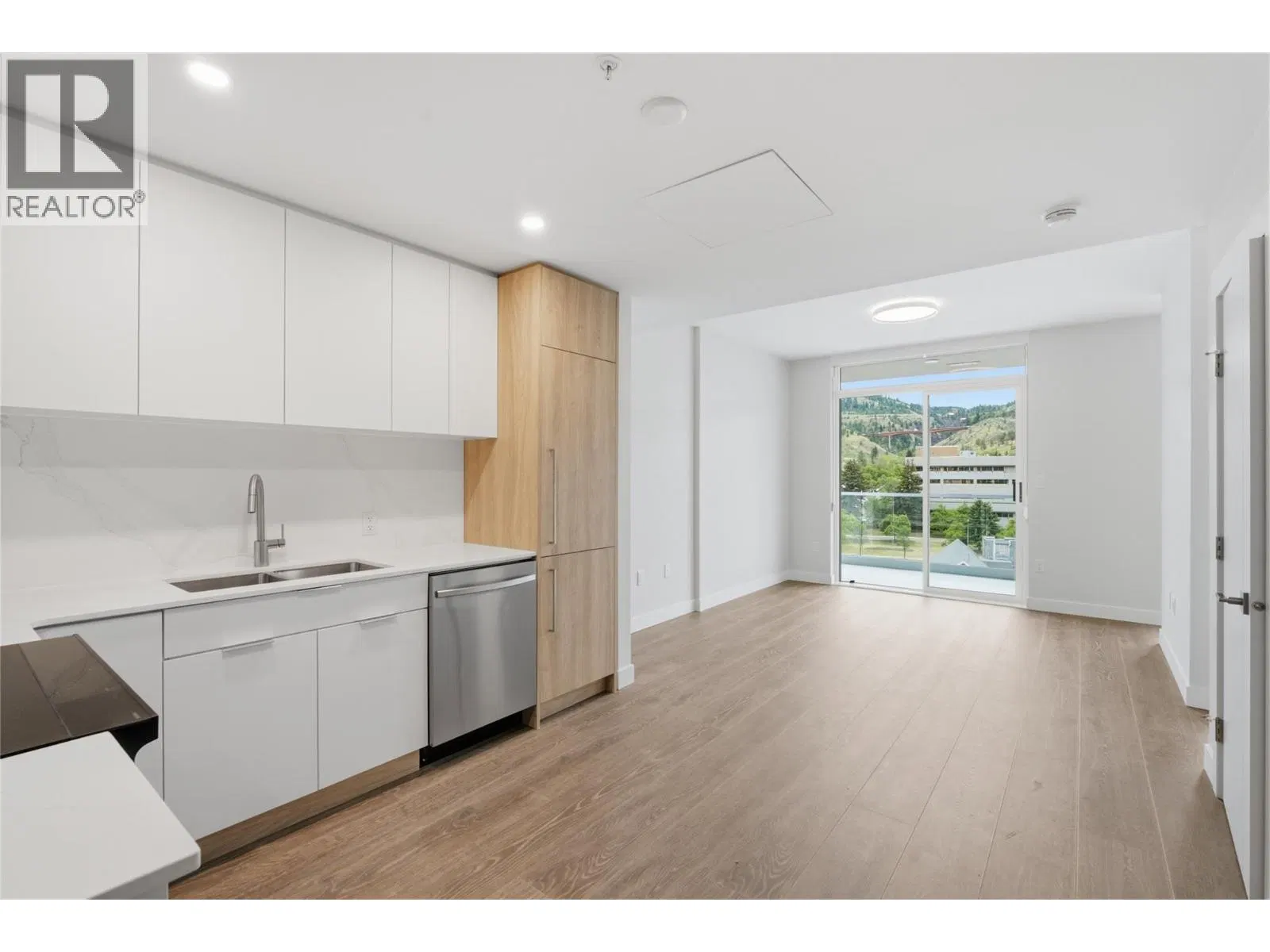 Photo 2 of 31 at #805 – 460 Nicola Street