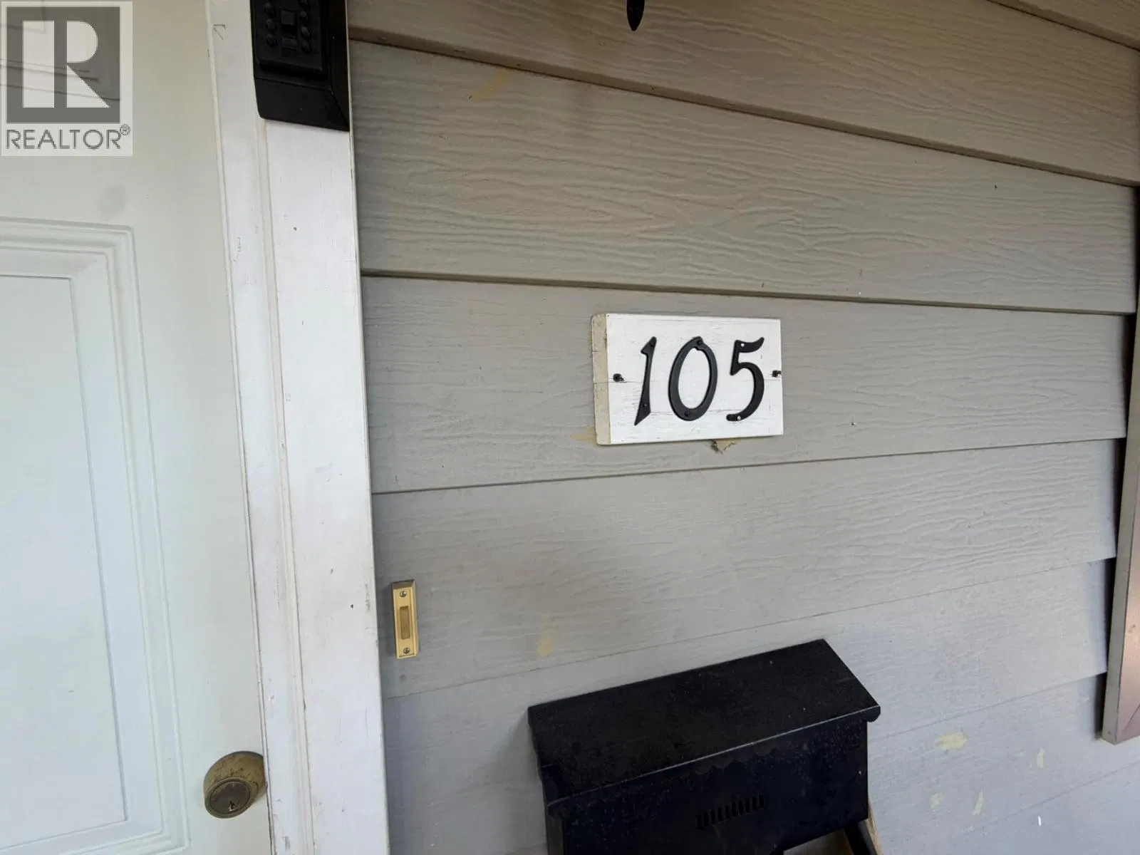 Photo 3 of 17 at #105 – 3712 24 Avenue
