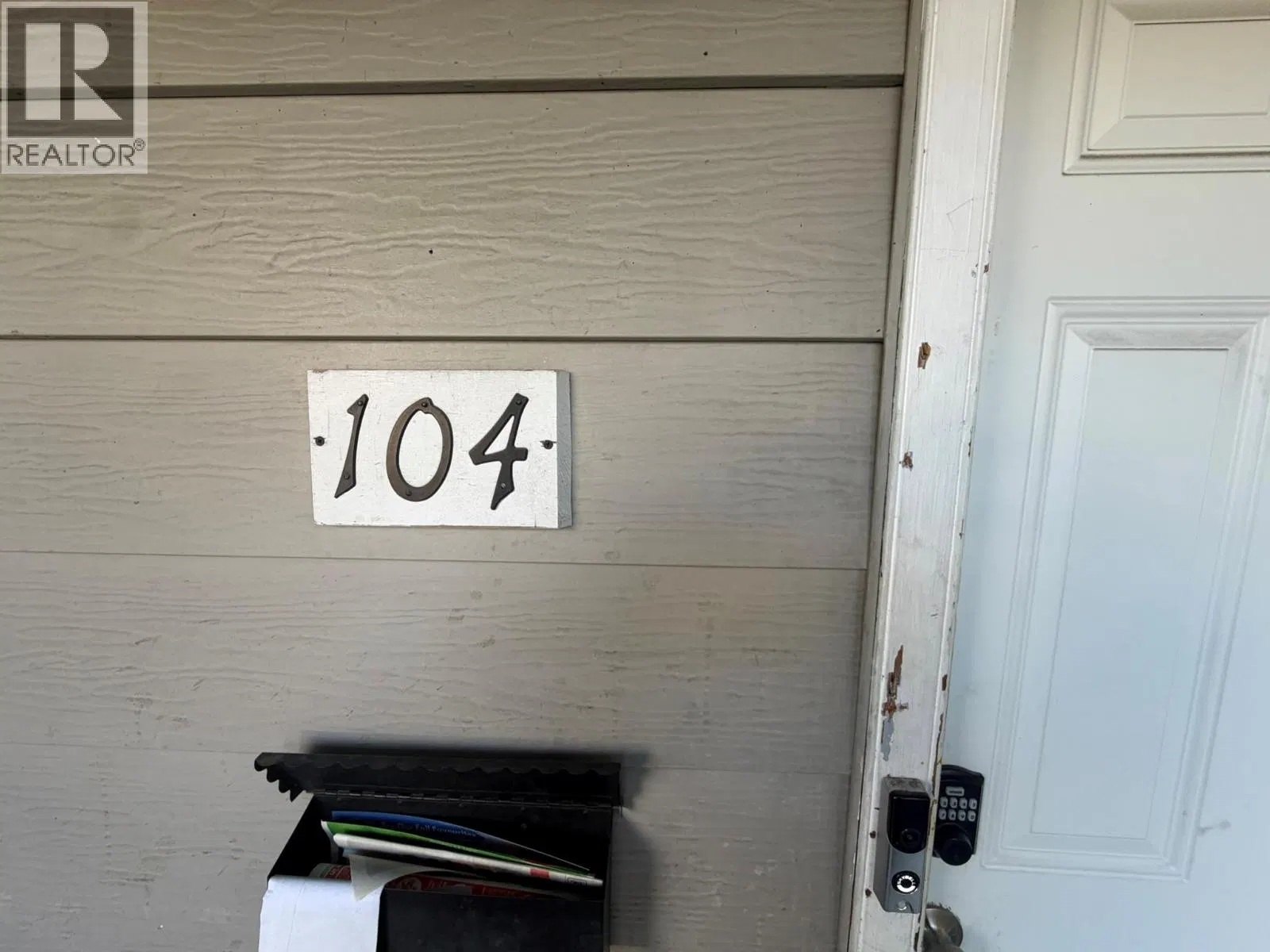 Photo 4 of 16 at #104 – 3710 24 Avenue