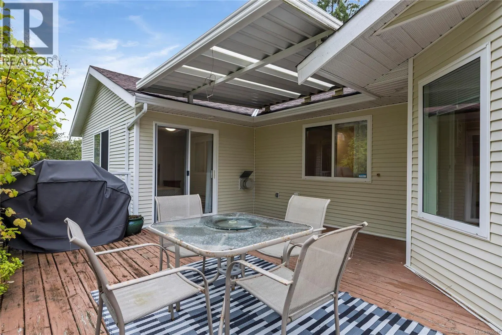 Photo 5 of 65 at 1730 Sangster Crescent