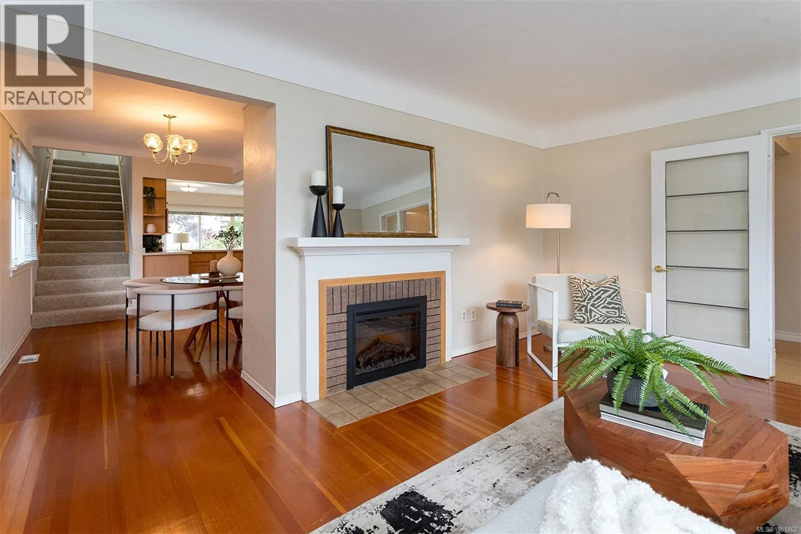 Photo 5 of 33 at 1679 Freeman Avenue