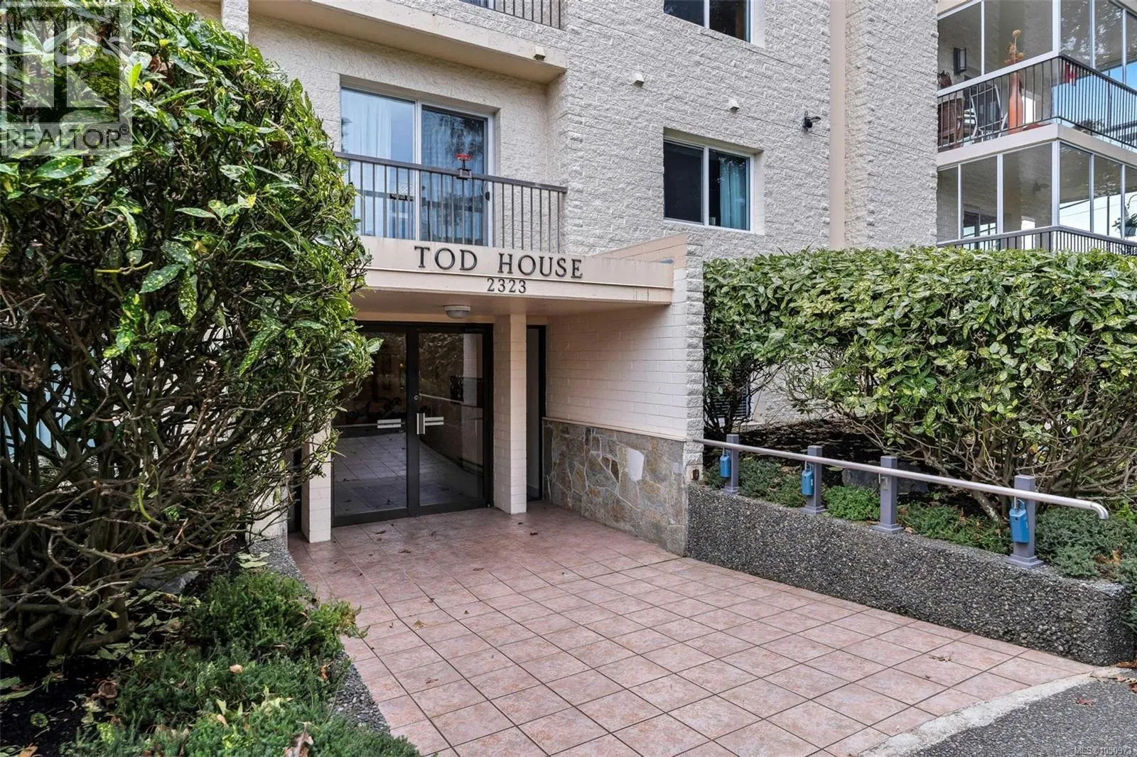 Photo 3 of 39 at #302 – 2323 Hamiota Street