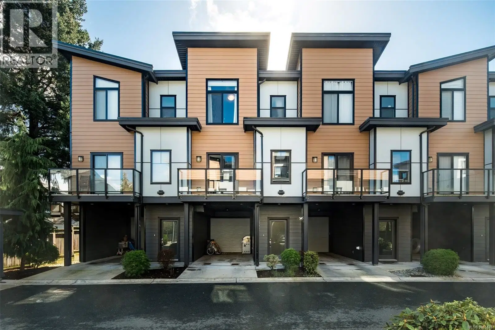 #103 – 687 Strandlund Avenue