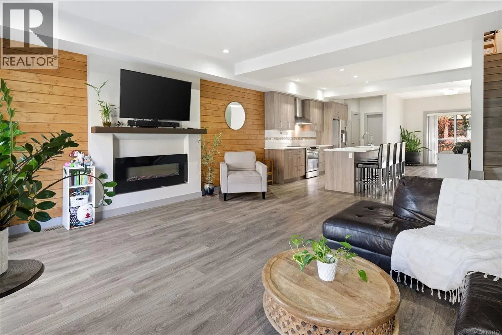 Photo 1 of 25 at #103 – 687 Strandlund Avenue