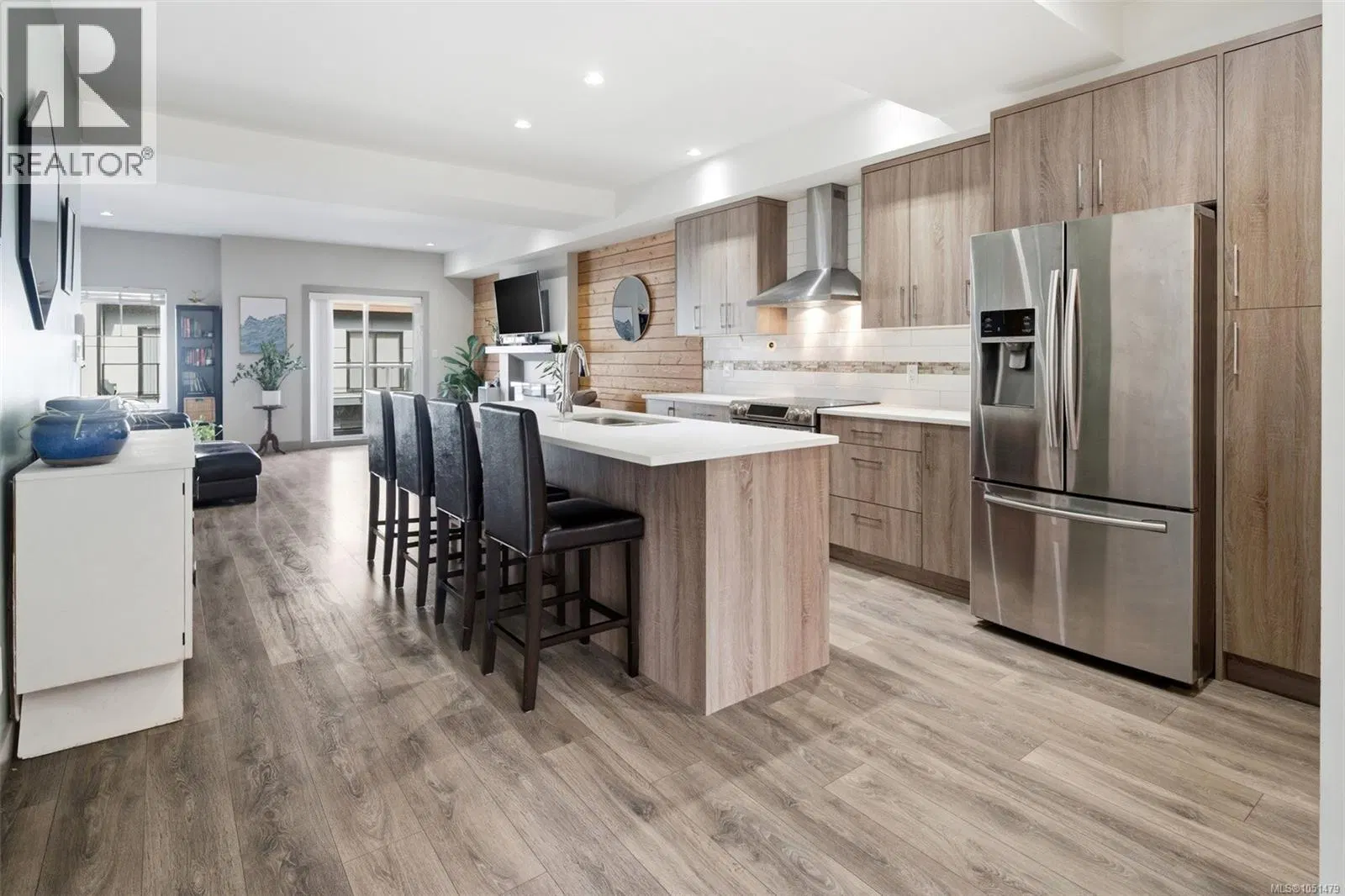Photo 2 of 25 at #103 – 687 Strandlund Avenue
