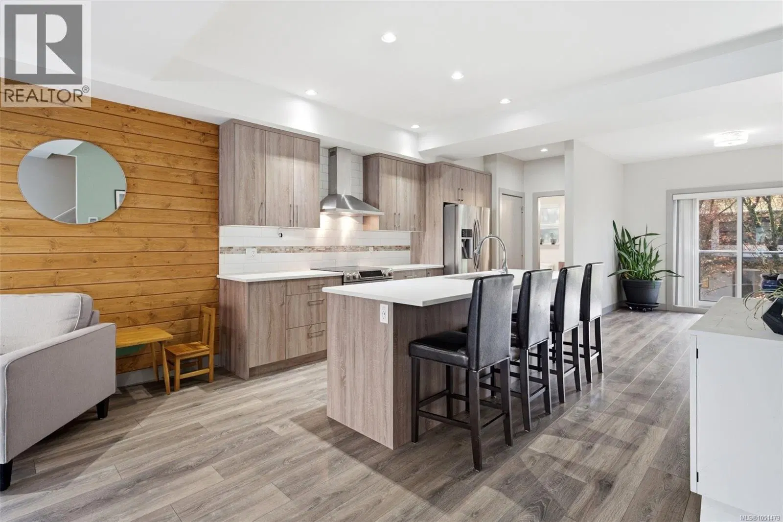 Photo 5 of 25 at #103 – 687 Strandlund Avenue