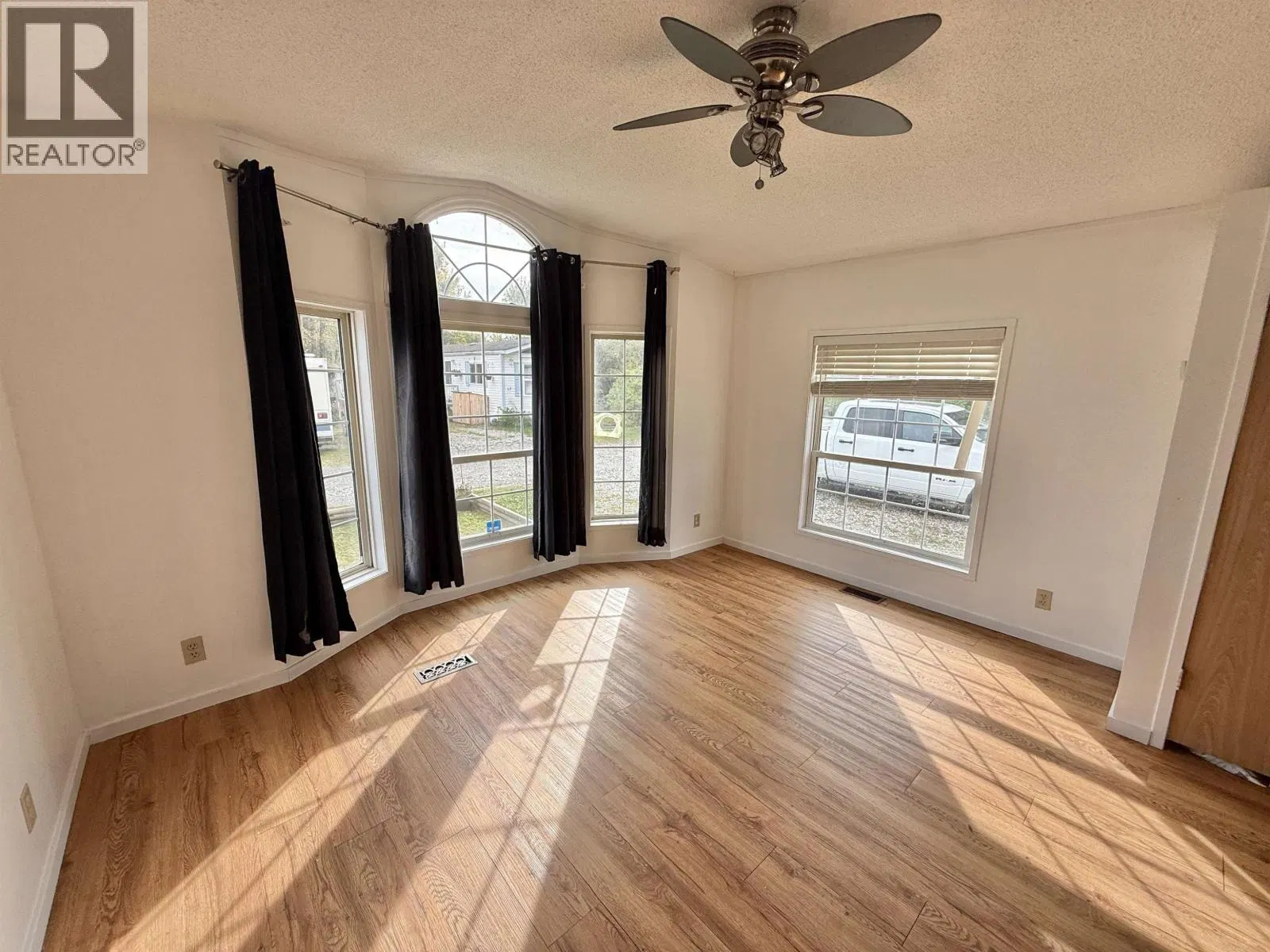 Photo 5 of 29 at #15 – 3211 GOOK Road