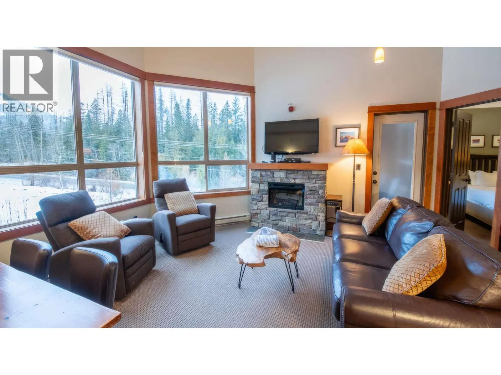 Photo 3 of 54 at #647 – 4559 Timberline Crescent