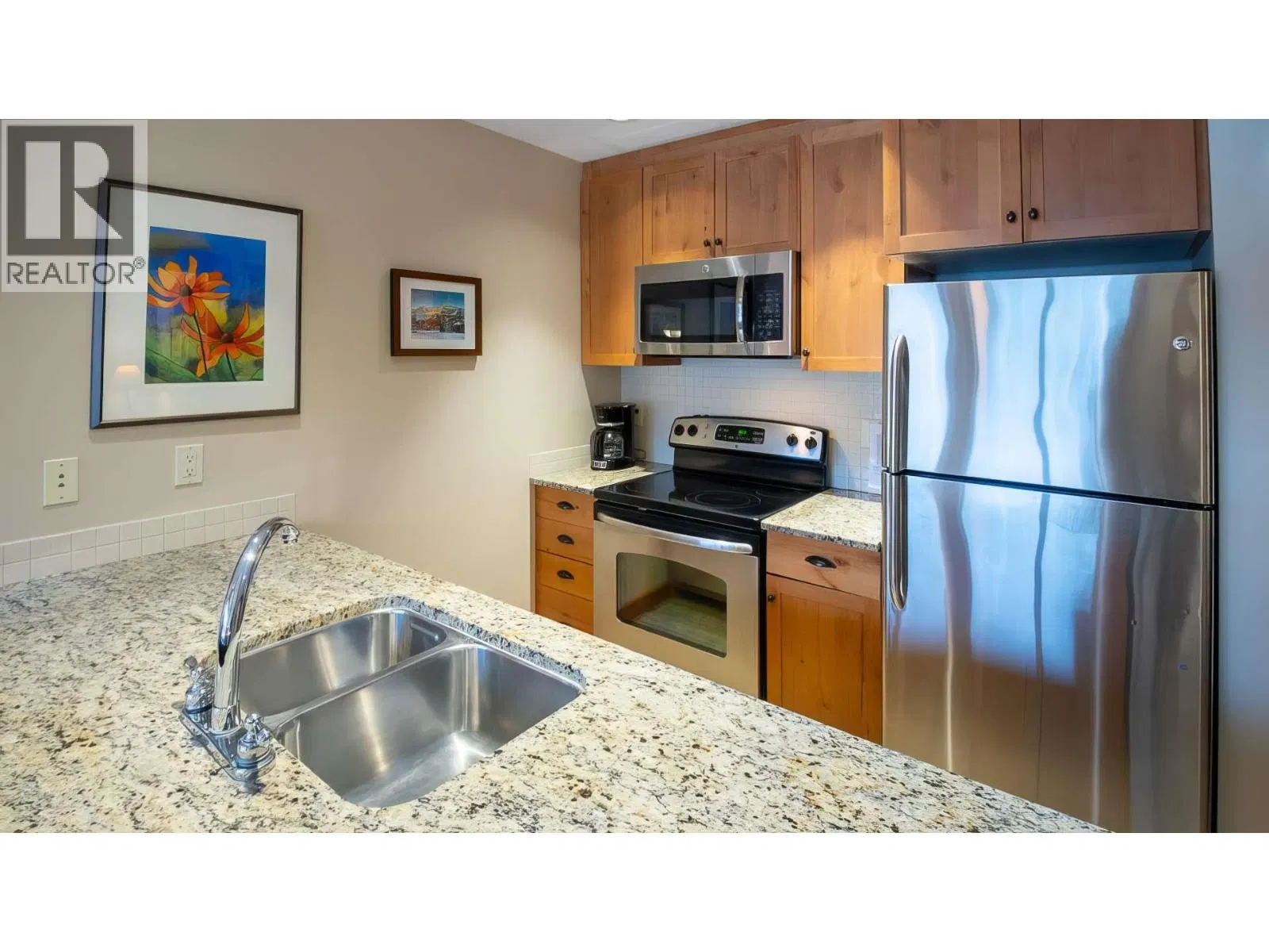 Photo 4 of 54 at #647 – 4559 Timberline Crescent
