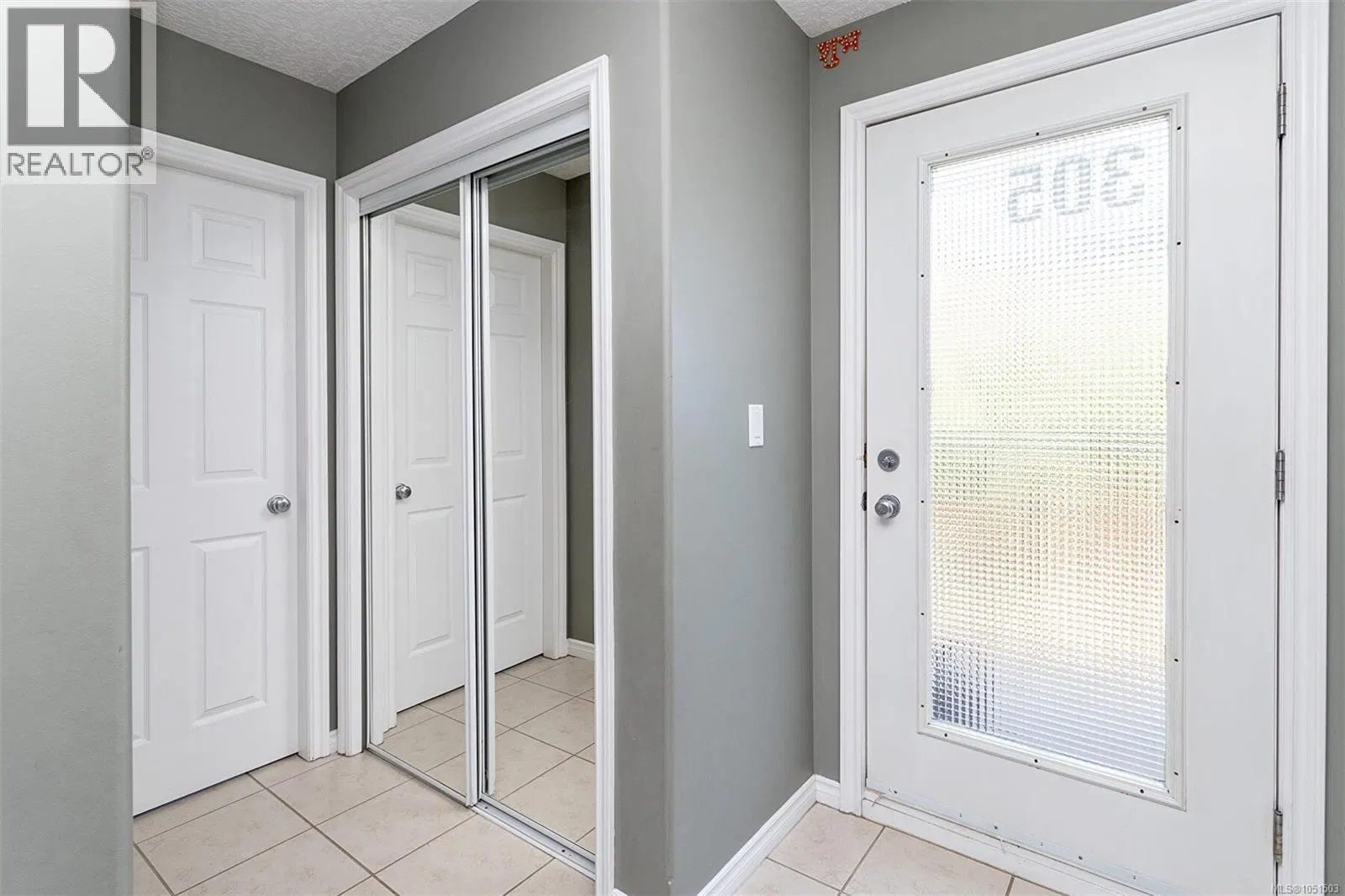 Photo 5 of 45 at #305 – 908 Brock Avenue