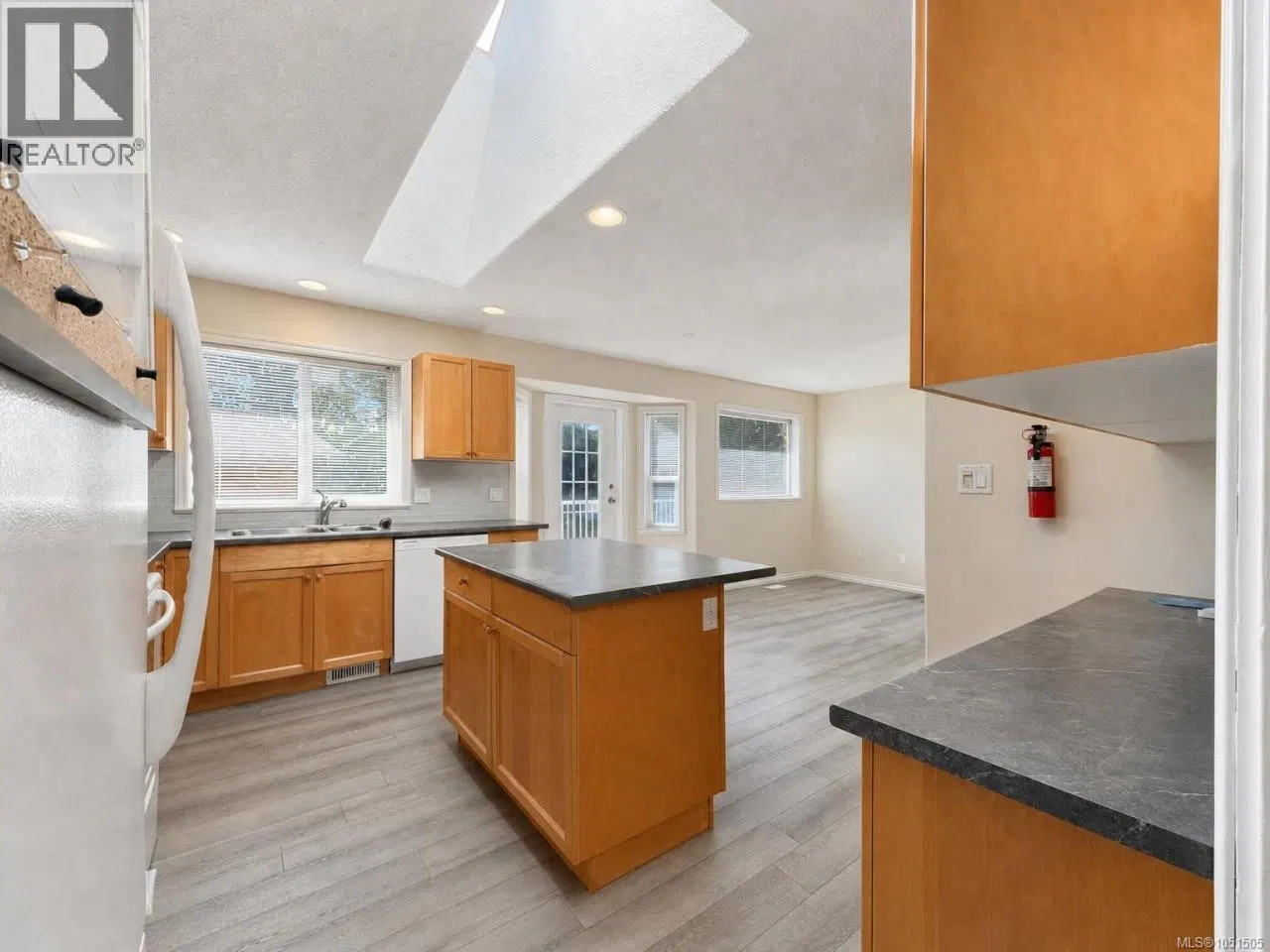 Photo 5 of 36 at 6083 Sierra Way