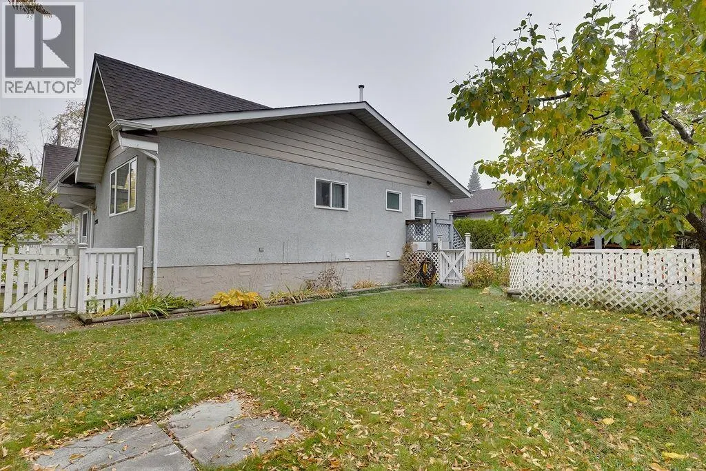 Photo 5 of 26 at 2108 6TH Avenue