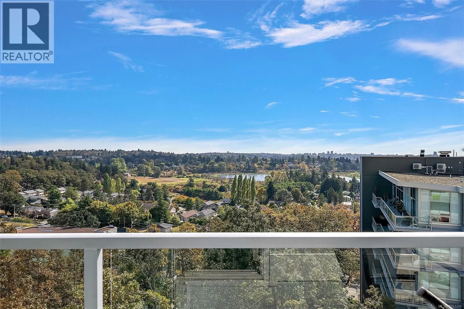 Photo 4 of 33 at #703 – 4011 Rainbow Hill Lane