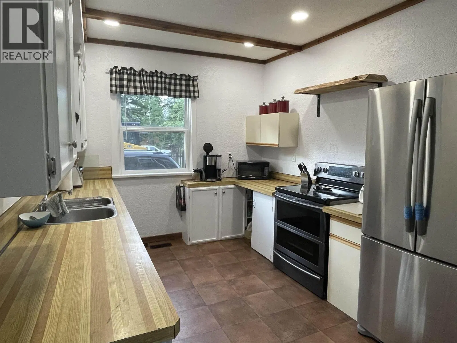Photo 2 of 28 at 2707 BRAUN Street