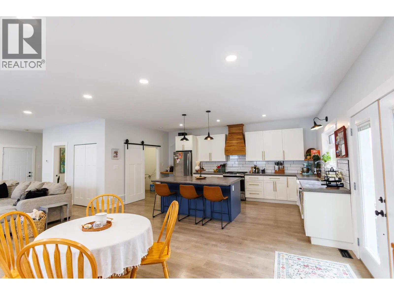 Photo 2 of 31 at B – 4005 BENNER Street