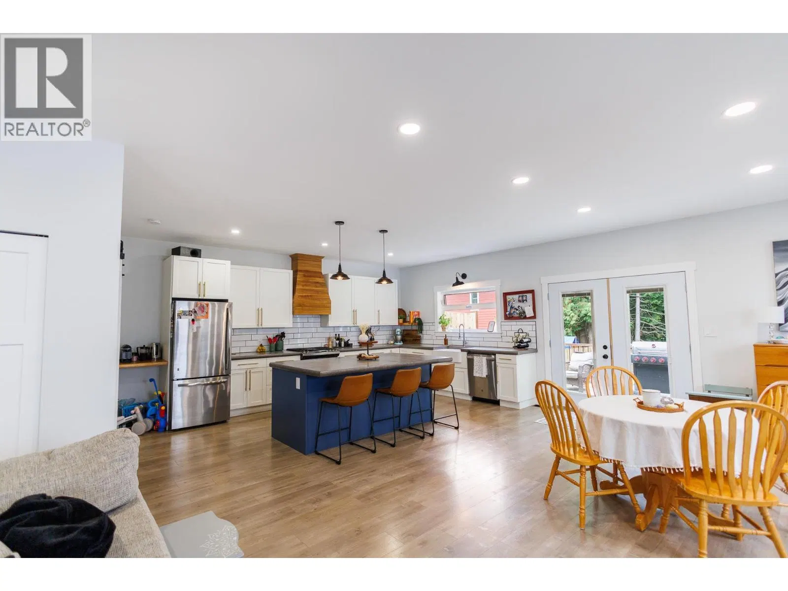 Photo 5 of 31 at B – 4005 BENNER Street