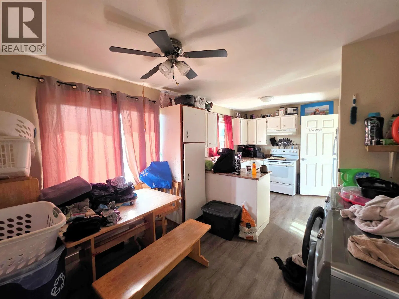 Photo 2 of 20 at 1462 MILBURN Avenue