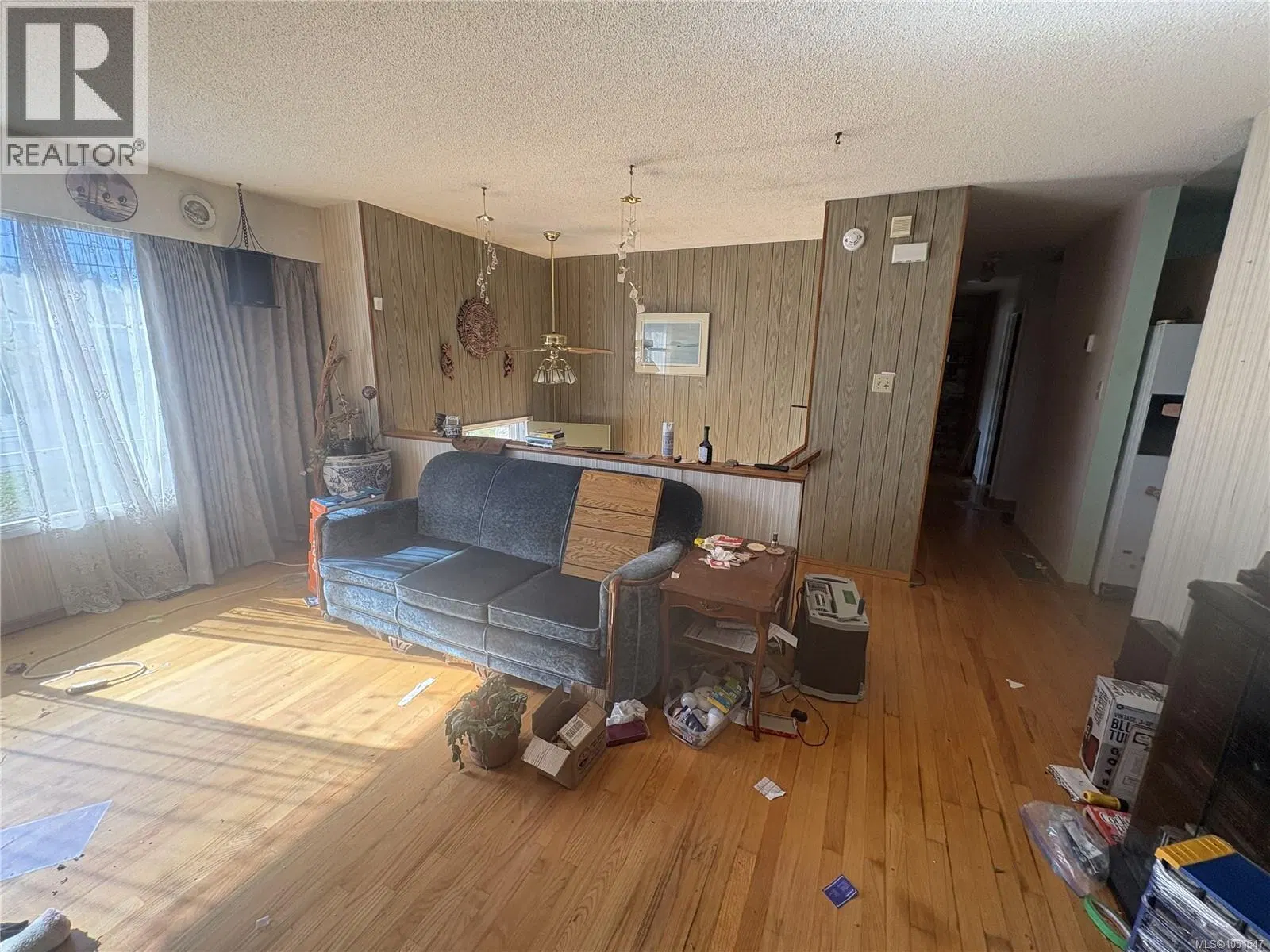Photo 2 of 32 at 3279 Gibbins Road