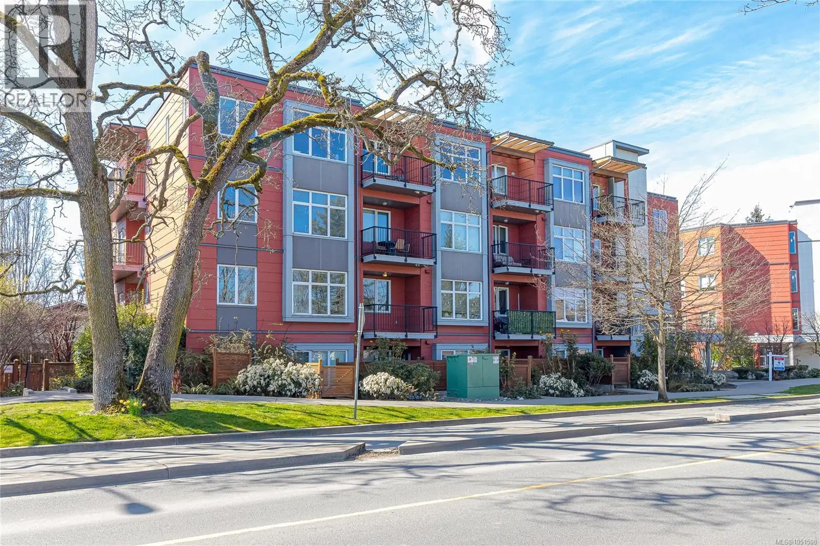 #201 – 4030 Borden Street