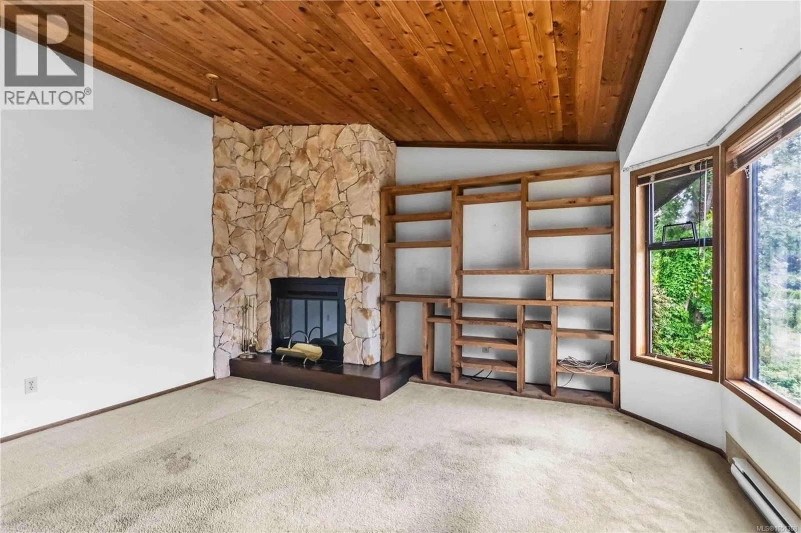 Photo 4 of 26 at 946 Paconla Place