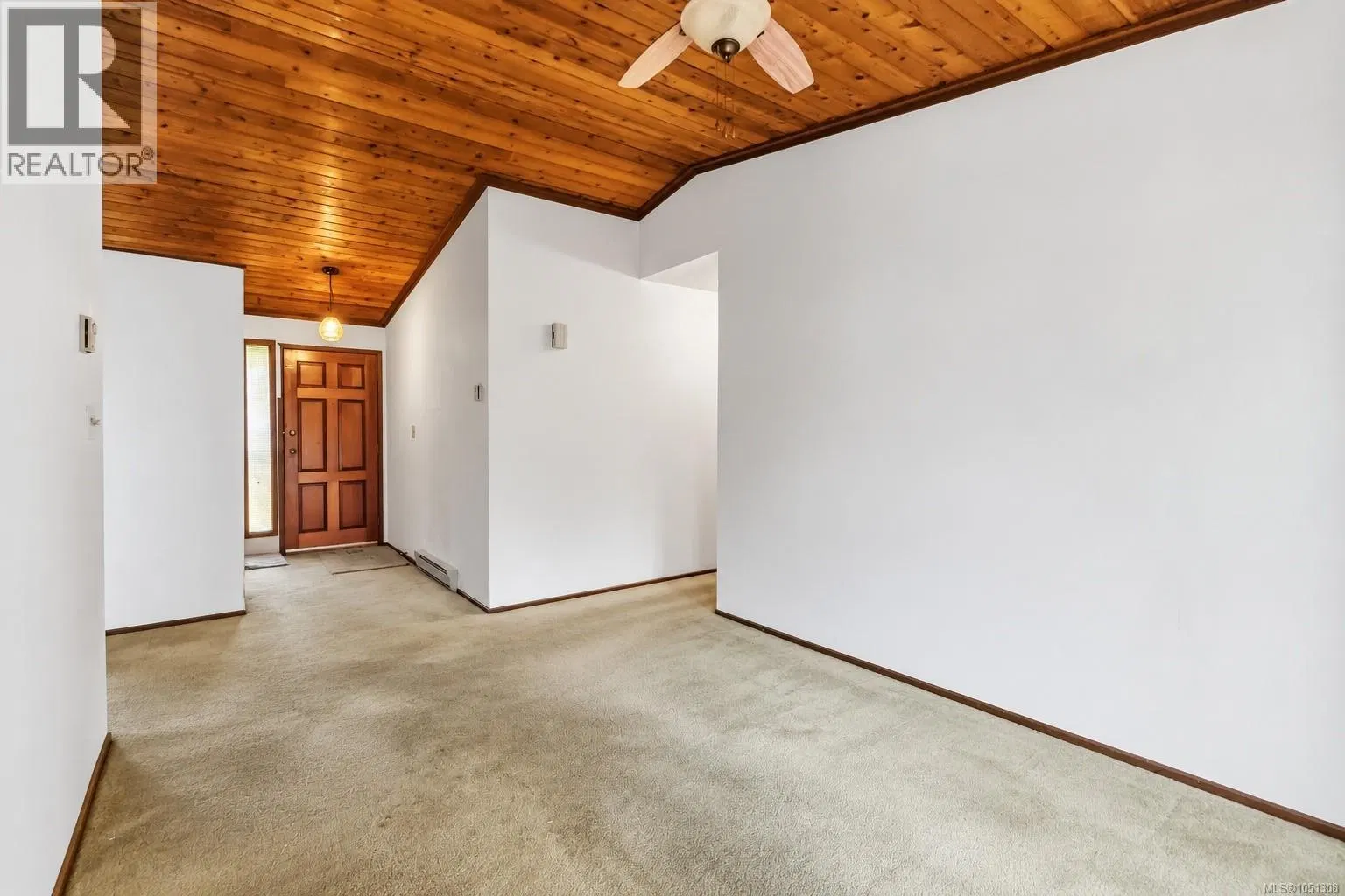 Photo 5 of 26 at 946 Paconla Place