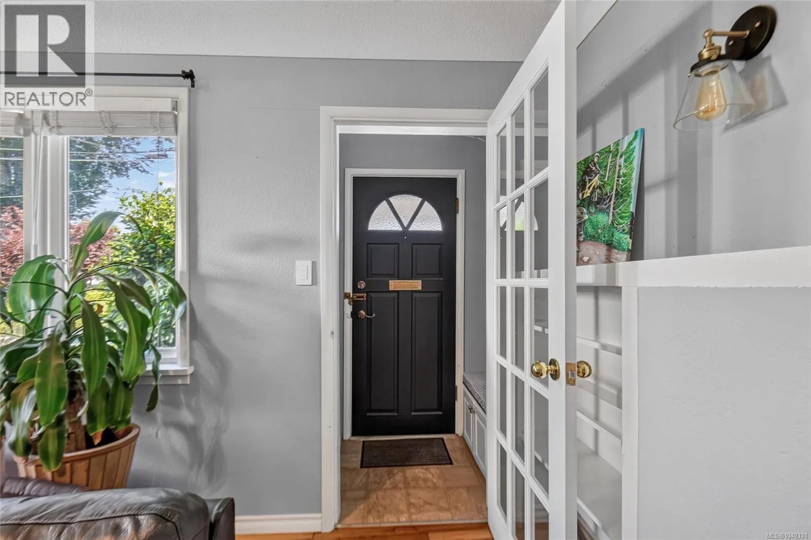 Photo 2 of 56 at 930 Wharncliffe Road