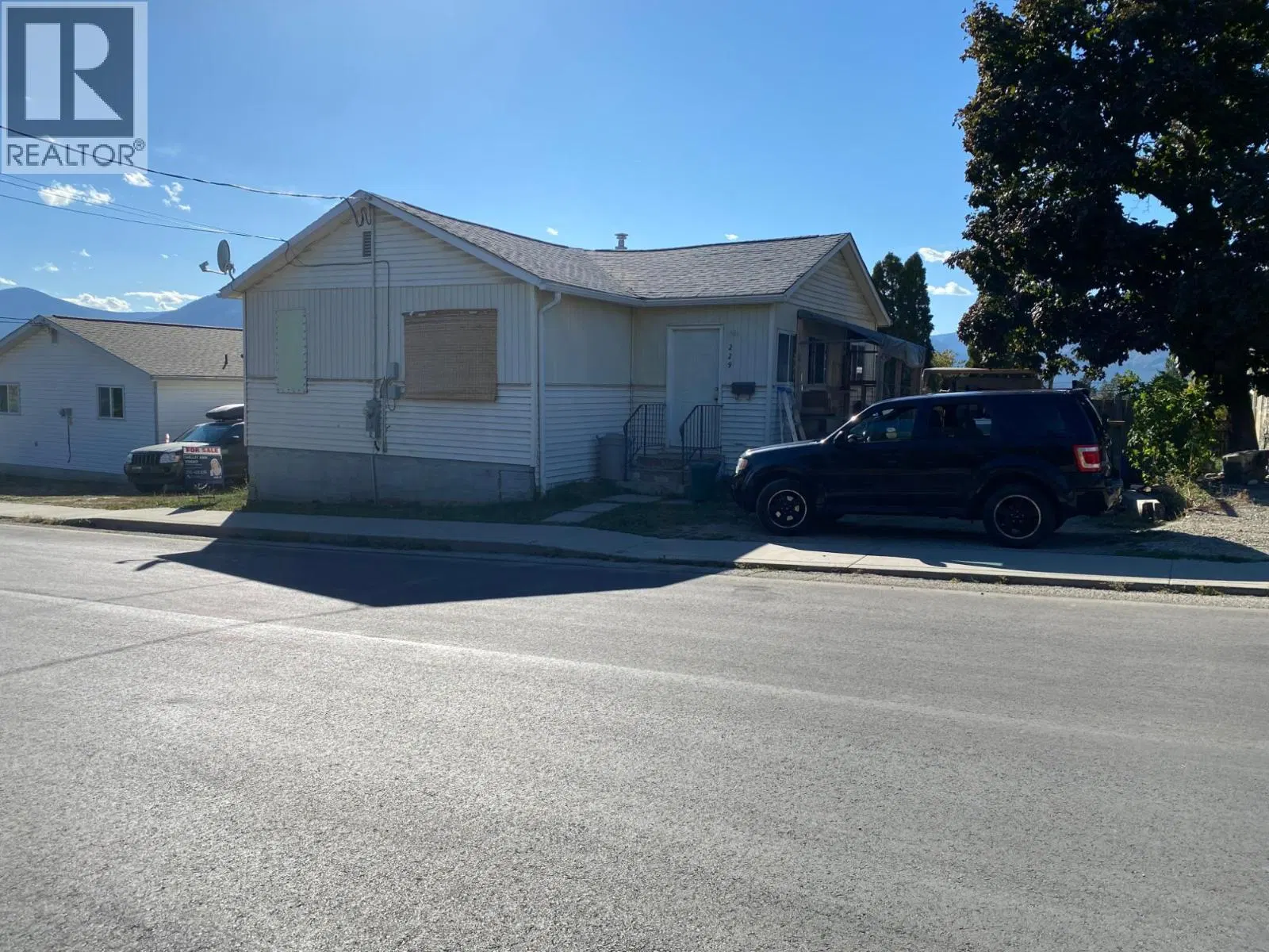 Photo 2 of 20 at 229 9TH  S Avenue
