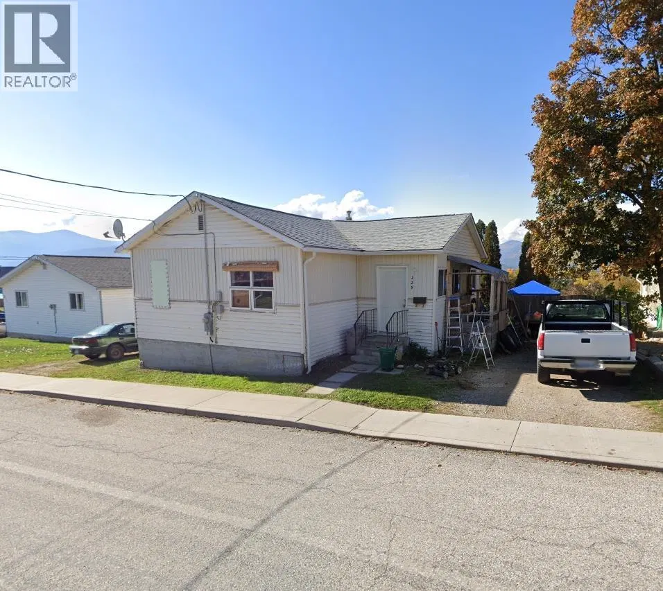 Photo 3 of 20 at 229 9TH  S Avenue