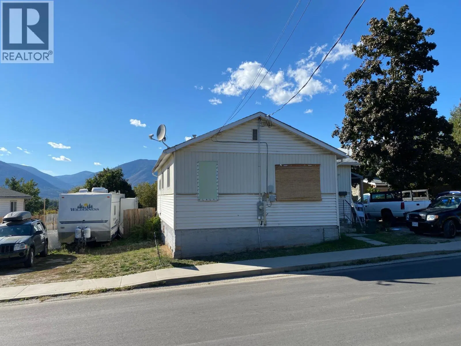 Photo 4 of 20 at 229 9TH  S Avenue