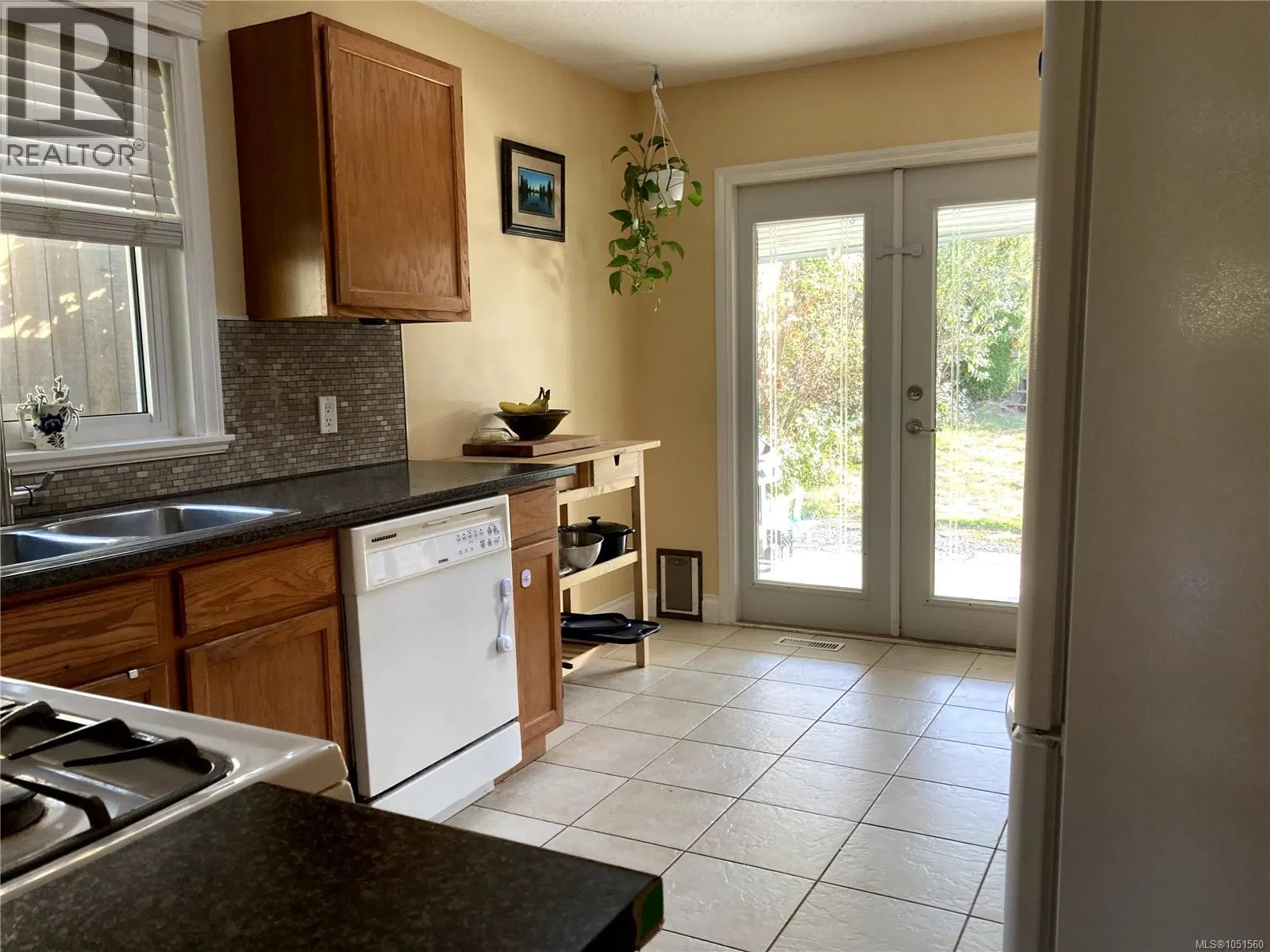 Photo 5 of 29 at 702 Hamilton Avenue