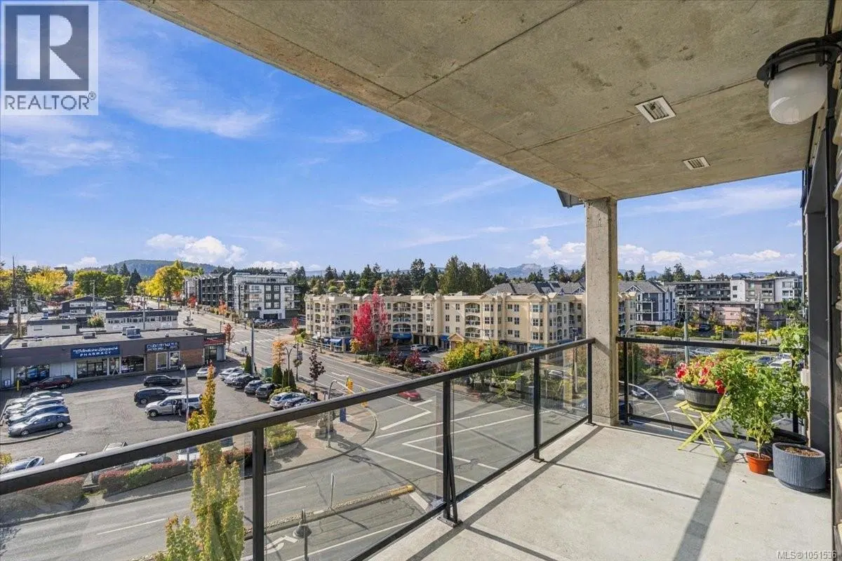 Photo 4 of 38 at #606 – 194 Beachside Drive