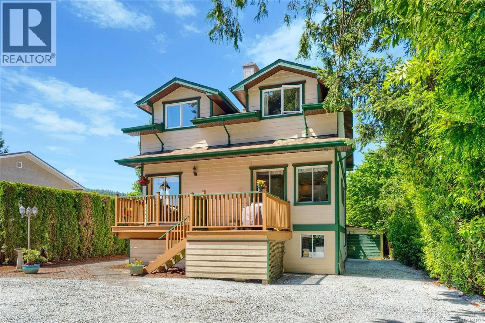 Photo 2 of 50 at 9220 East Saanich Road