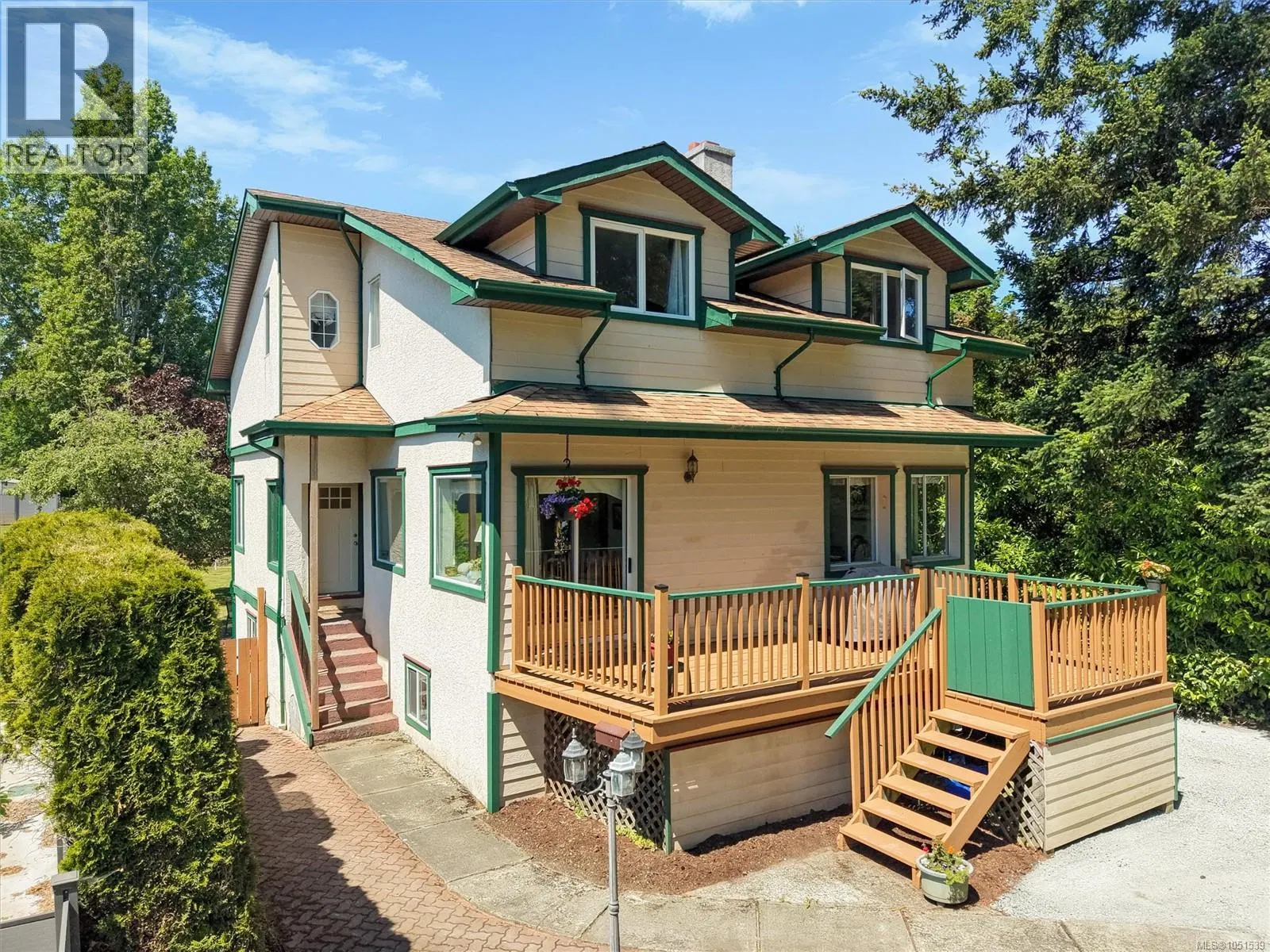 Photo 3 of 50 at 9220 East Saanich Road