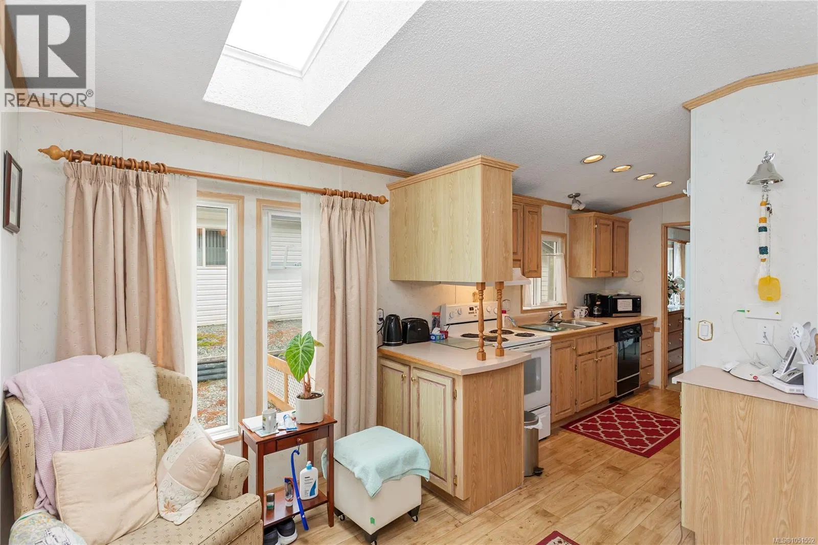 Photo 5 of 20 at #39 – 1048 Murchie Way